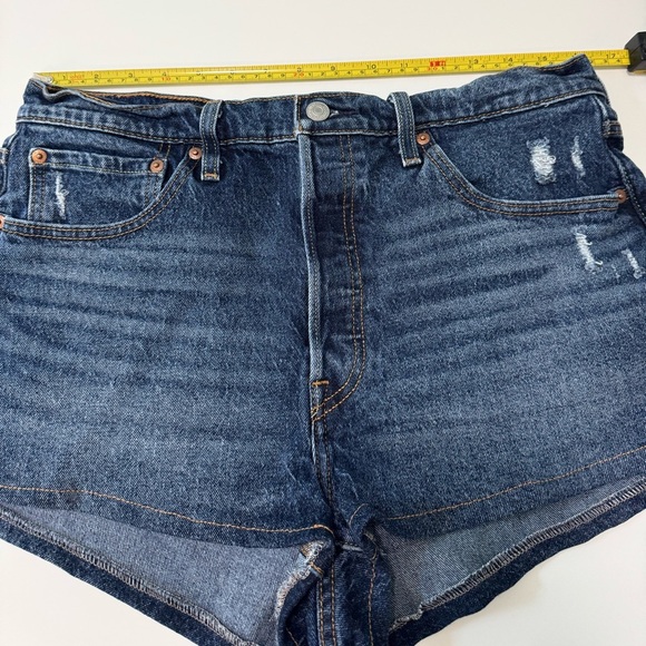 Levi's 501 Denim Shorts Size 32 - Picture 11 of 13